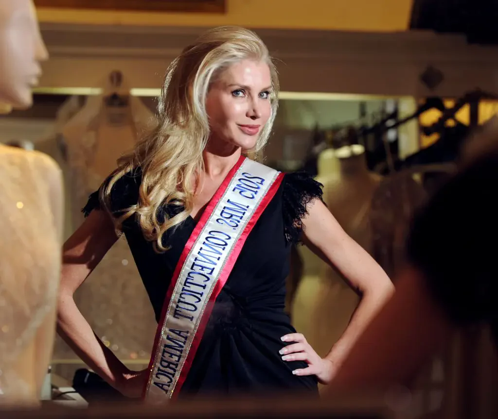 Izabela O'Brien wearing her Mrs. Connecticut sash